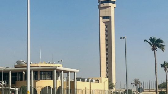 胡塞武装袭击利雅得机场后,多国发布全球旅行警示