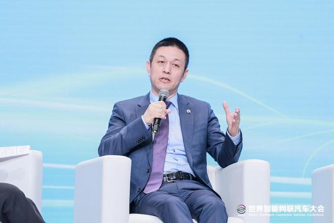 比亚迪华为同台谈智驾!何小鹏再次开炮L3,六位车圈大佬激辩
