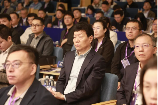 新华电脑教育出席2026物理AI与世界模型大会,与江苏集萃智能制造技术研究所签署具身战略合作协